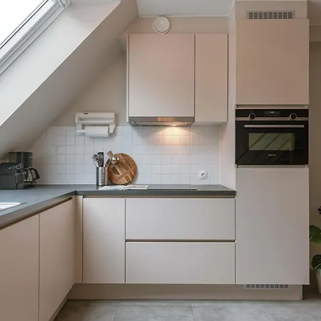 Huswell - Spacious 3-bedroom In Ostende